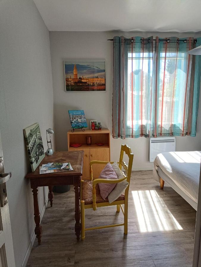 Chambres Tricastine Et Venise 상폴투아 샤토 외부 사진